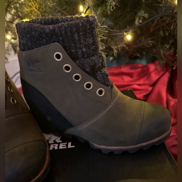 Sorel Joanie Sweater Wedge Boot - 8 - Picture 1 of 11